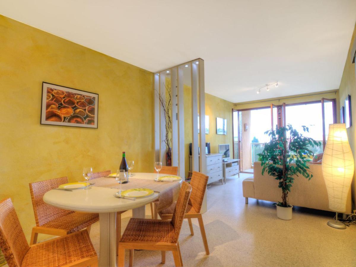 Apartment Les Amandiers Le Lavandou Exterior foto